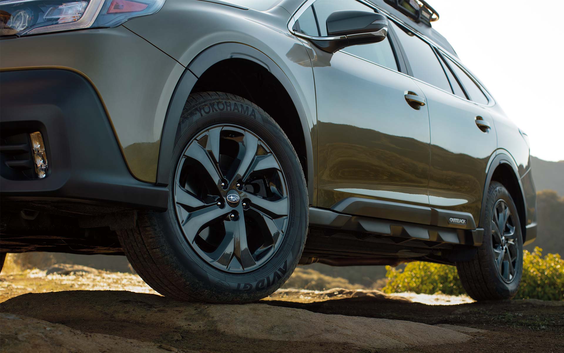 A close-up of the standard 18-inch alloy wheels on the 2022 Subaru Onyx Edition XT.
